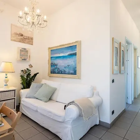 Art Of Living 100 Meters From The Sea.