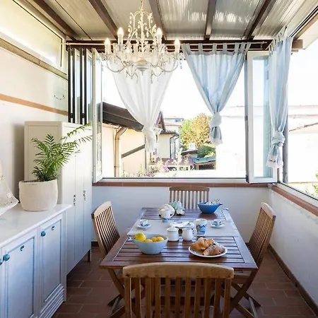 Apartment Art Of Living 100 Meters From The Sea. *