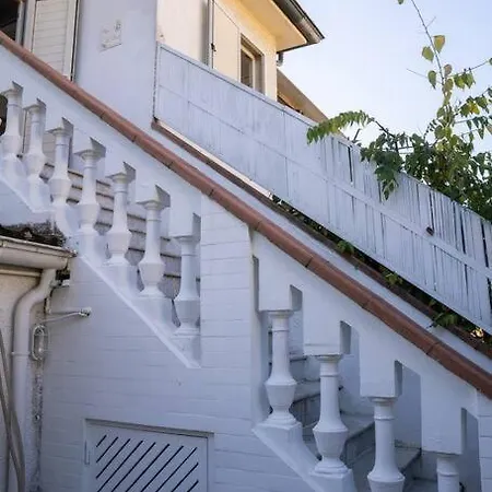 Art Of Living 100 Meters From The Sea. 公寓 *