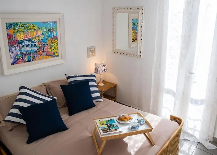 Art Of Living 100 Meters From The Sea. *