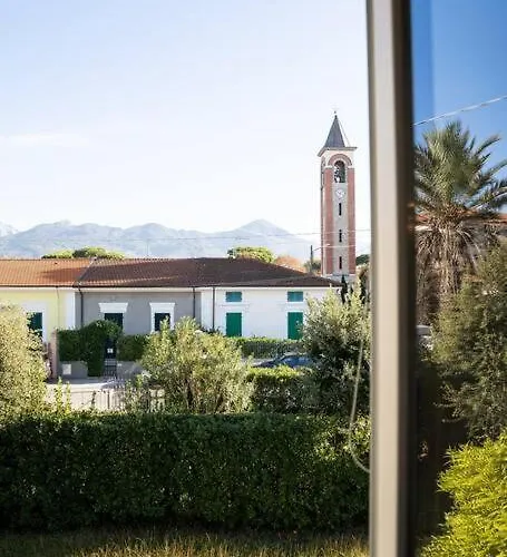 Apartment Art Of Living 100 Meters From The Sea. Marina di Pietrasanta