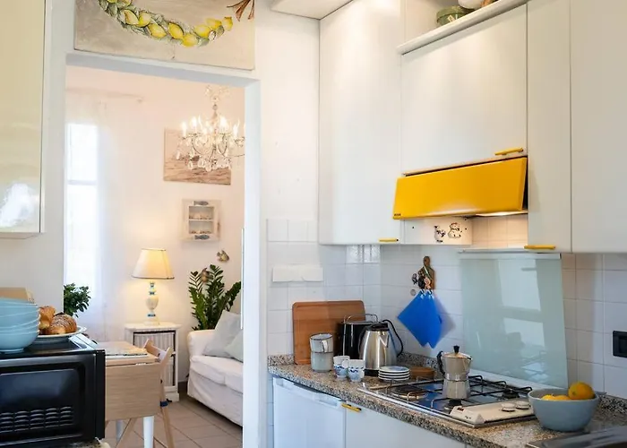 Apartment Art Of Living 100 Meters From The Sea.